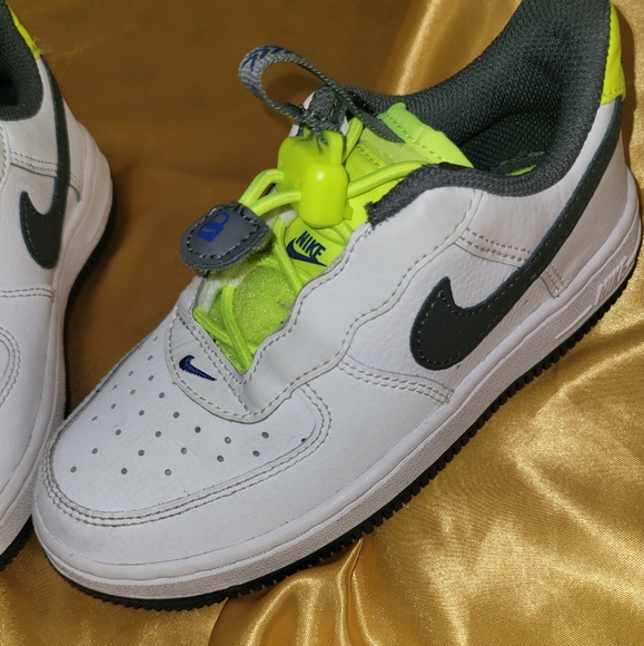2021 AIrForce 1 Toggle TD 'White Volt' Size 11.5c - Picture 1 of 11